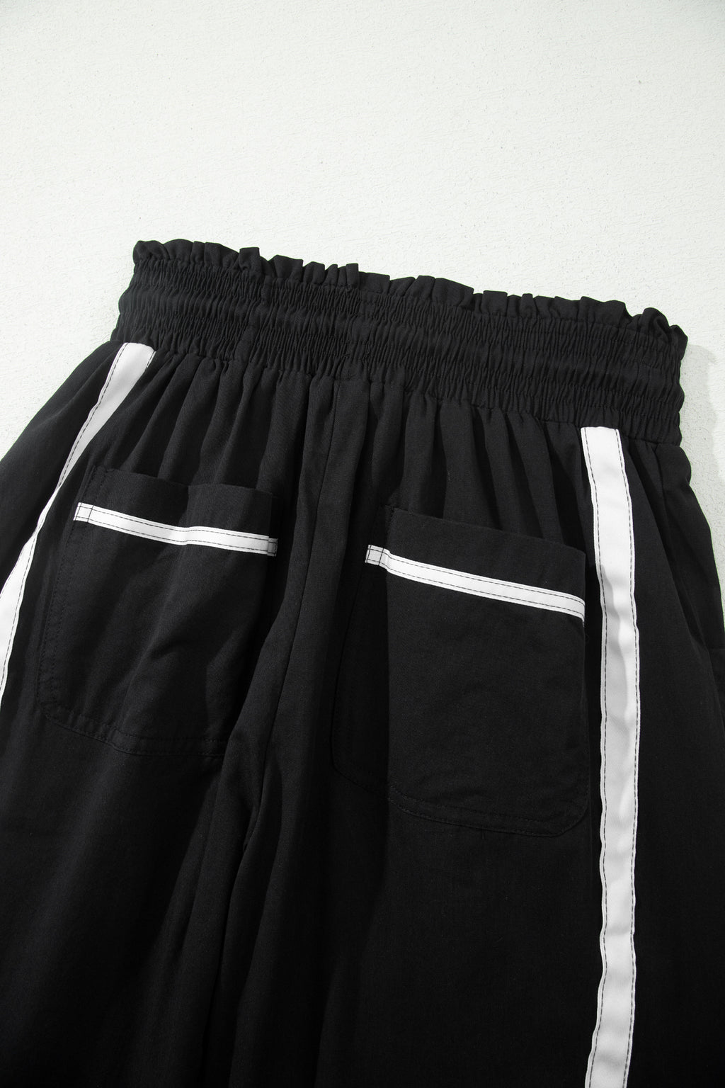 Black Contrast Striped Smocked Waist Drawstring Cropped Casual Pants