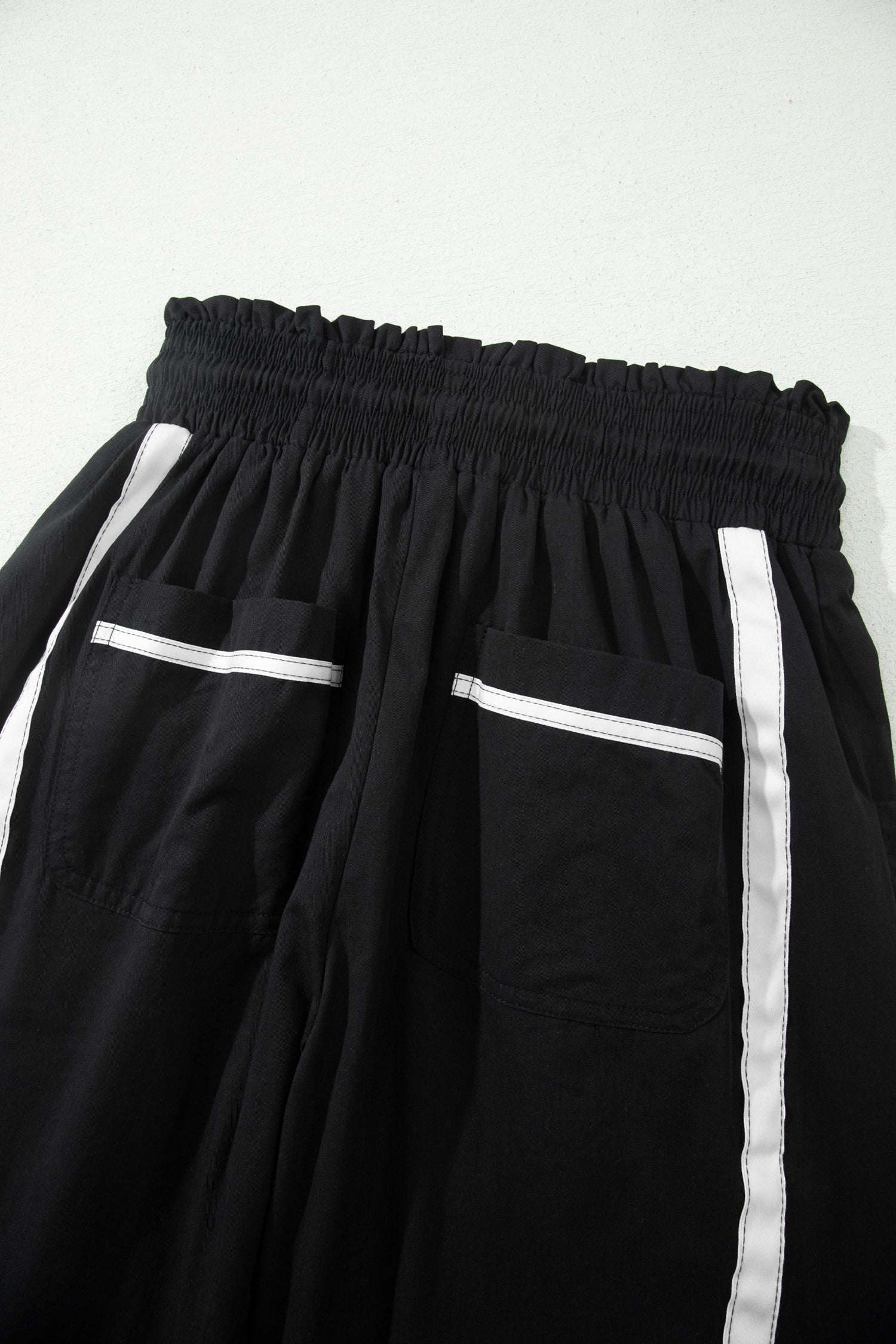 Black Contrast Striped Smocked Waist Drawstring Cropped Casual Pants