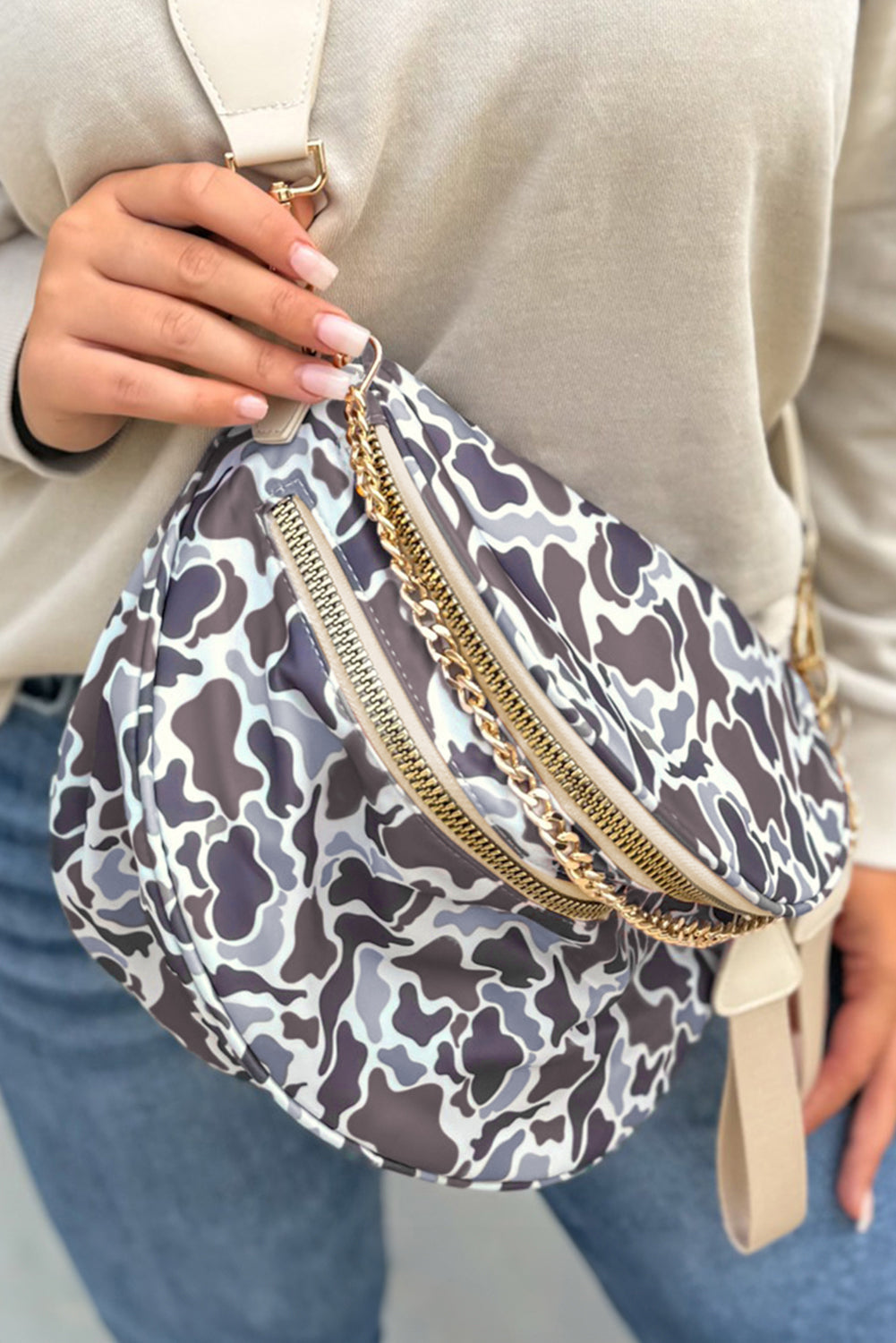 Four Leaf Clover Camouflage Print Gold Chain Strap Double Zipper Crossbody Bag